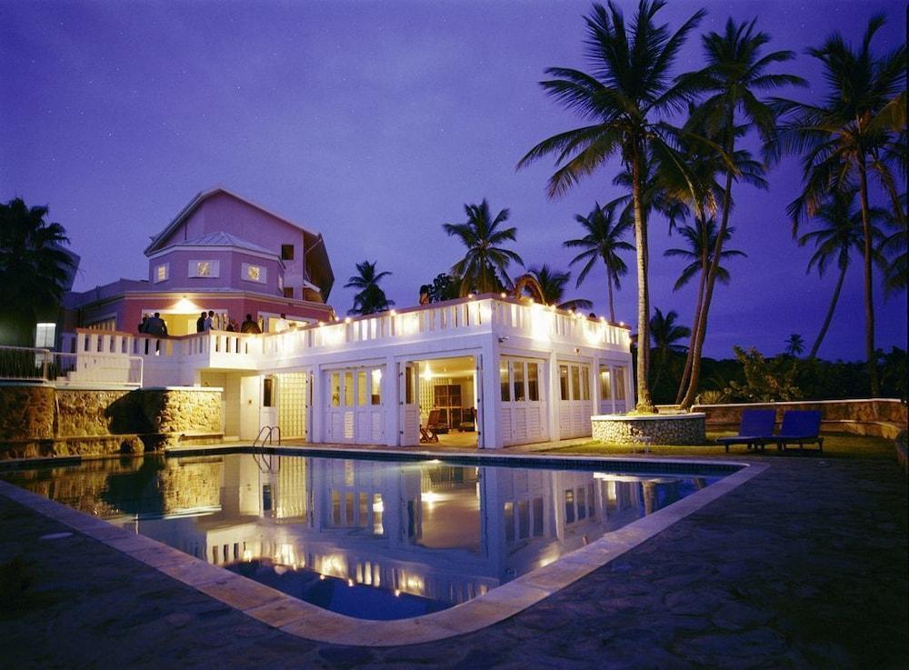Blue Haven Hotel - Bacolet Bay - Tobago สการ์โบโร ภายนอก รูปภาพ